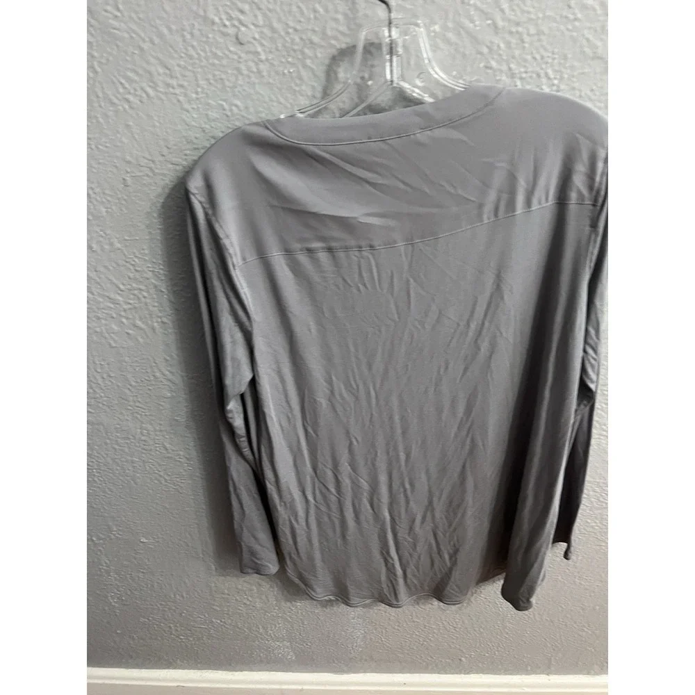 White House Black Market Women's Gray  V‎ Neck Shirt Size Small Long Sleeve